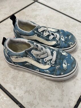 Vans Cosmic Glow Old Skool Elastic
Lace Shoe - size 7.5